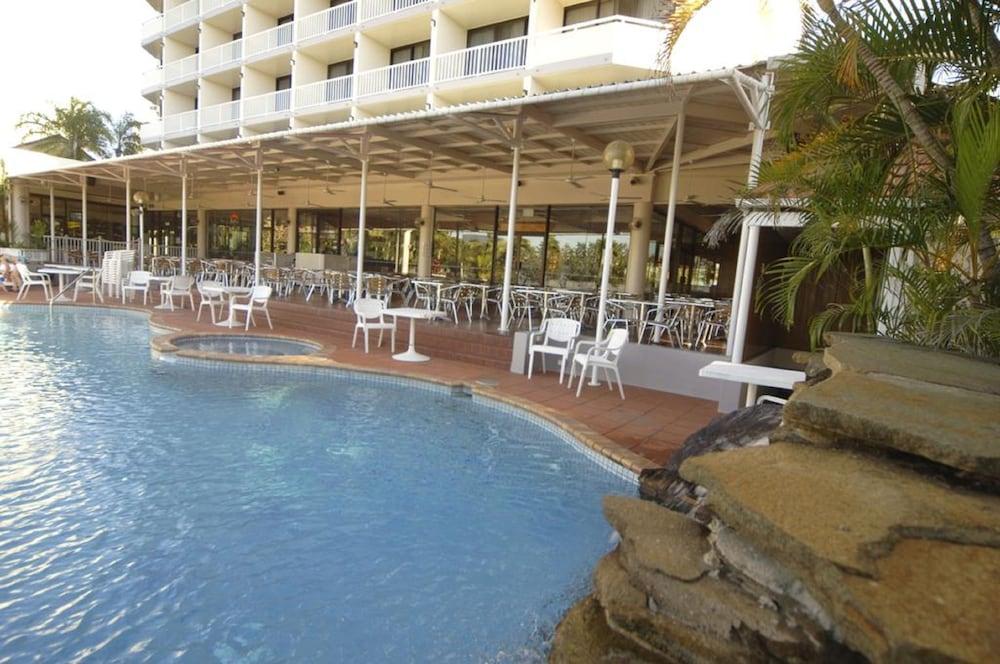 Acacia Court Hotel Кернс Екстериор снимка