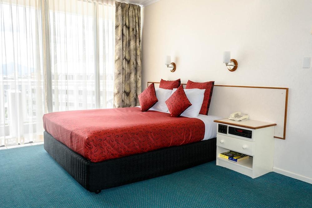Acacia Court Hotel Кернс Екстериор снимка