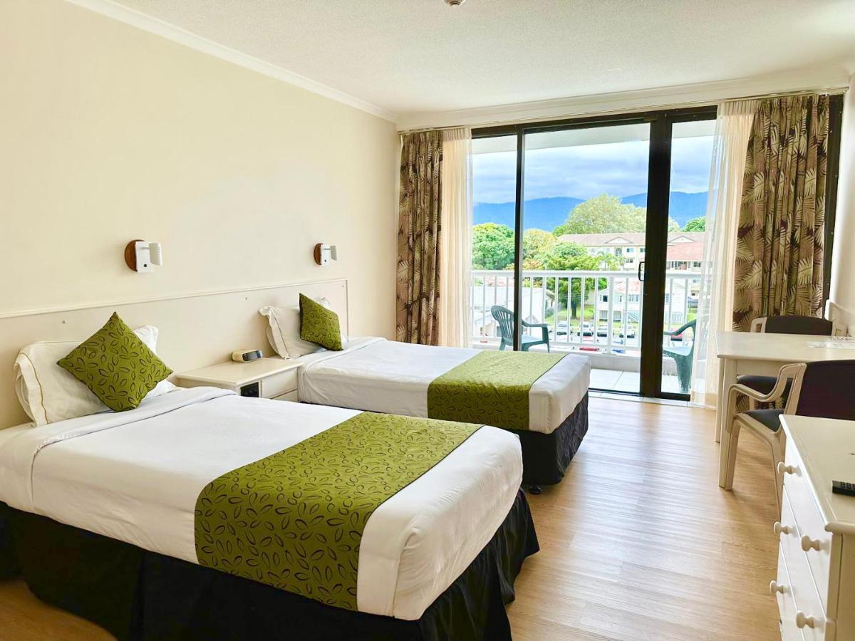 Acacia Court Hotel Кернс Екстериор снимка