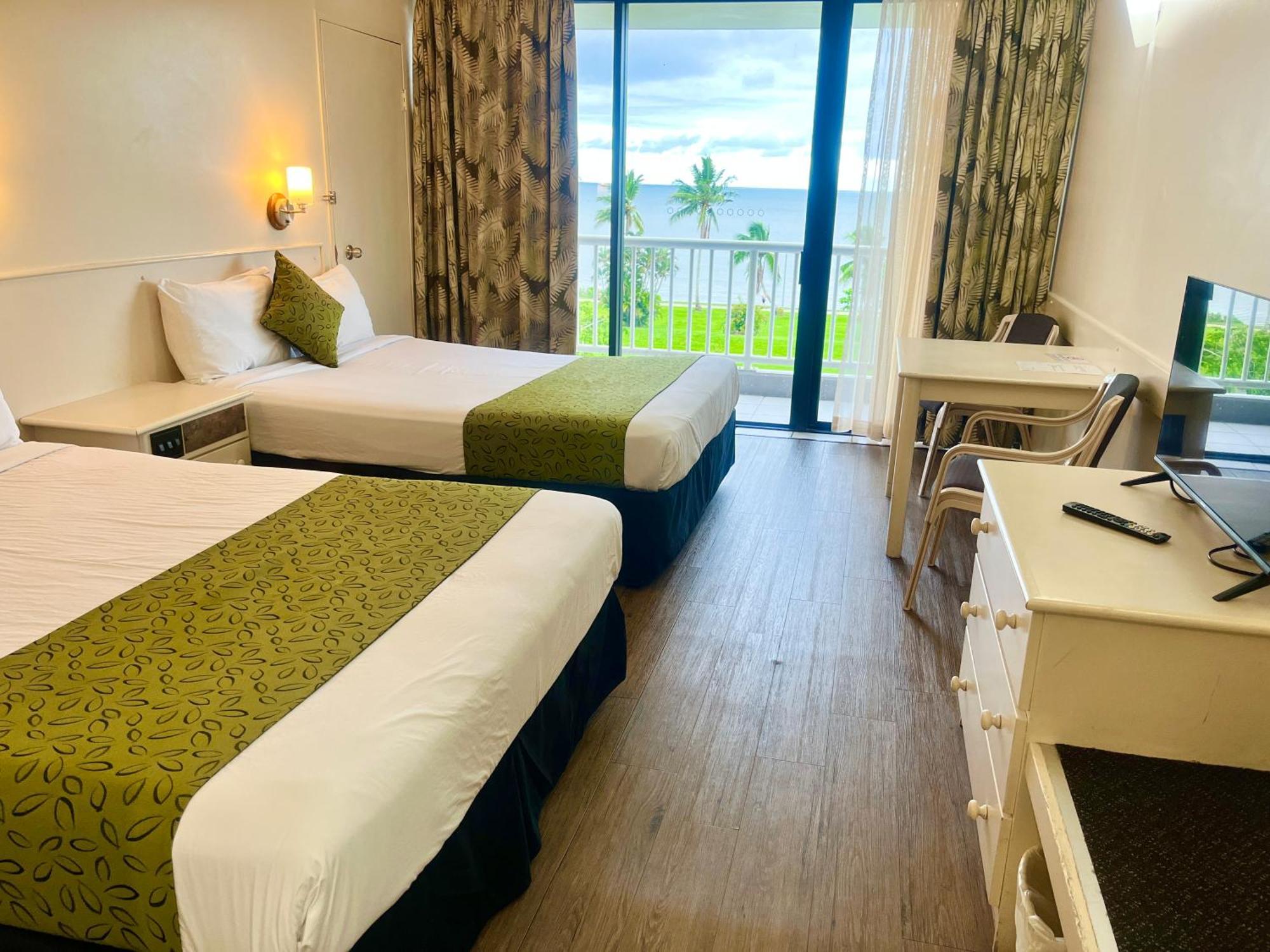 Acacia Court Hotel Кернс Екстериор снимка