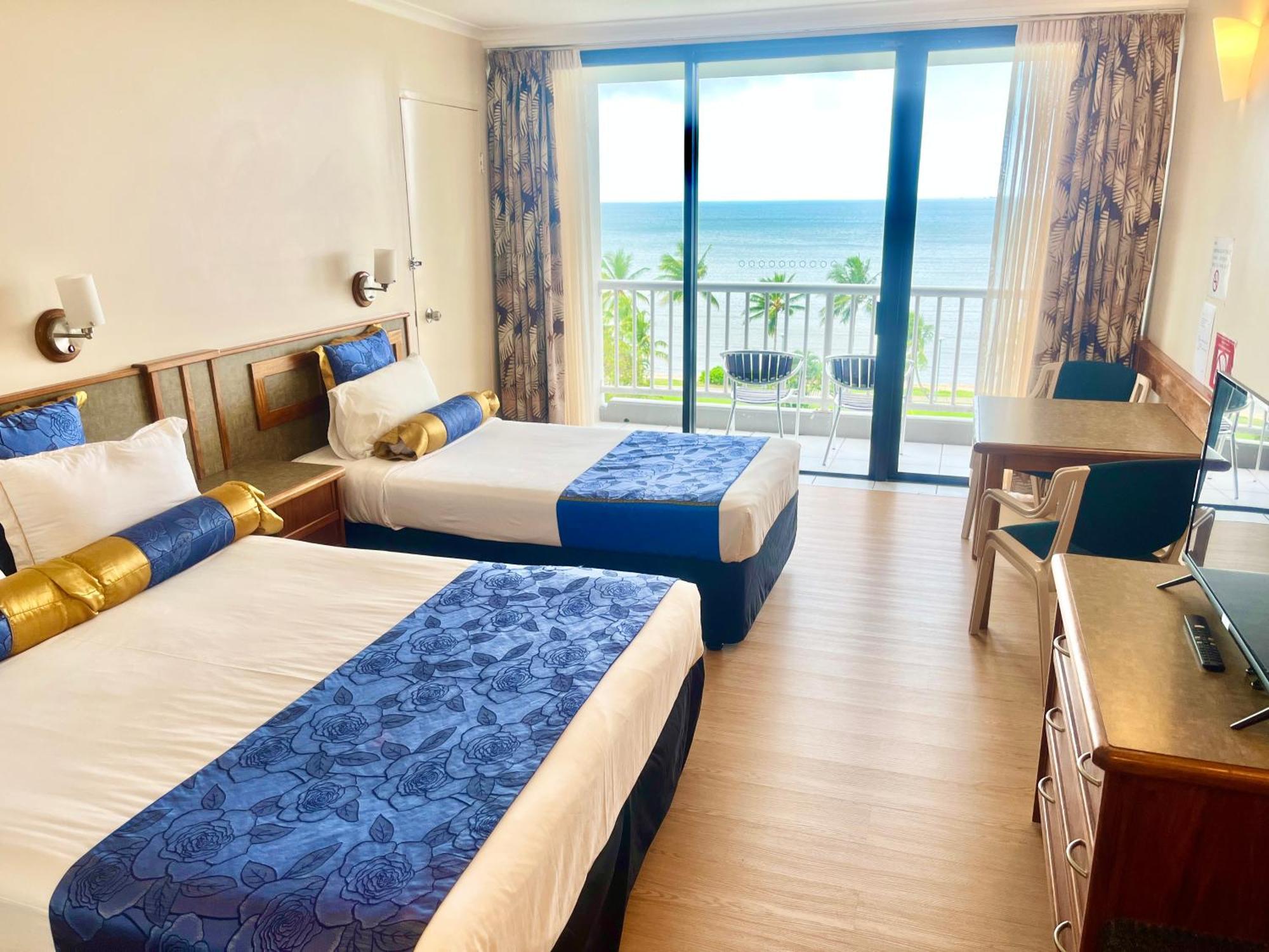 Acacia Court Hotel Кернс Екстериор снимка
