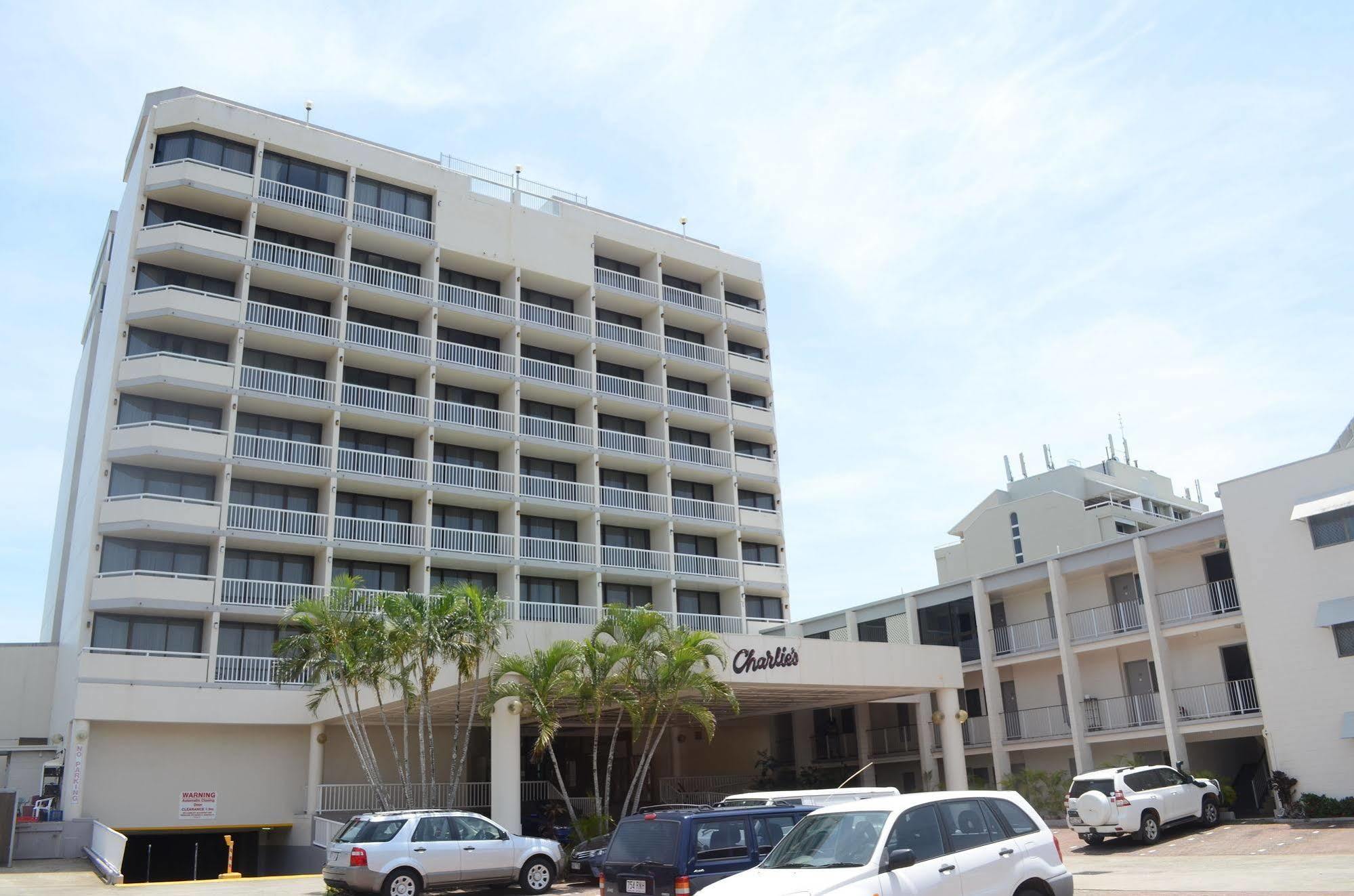 Acacia Court Hotel Кернс Екстериор снимка
