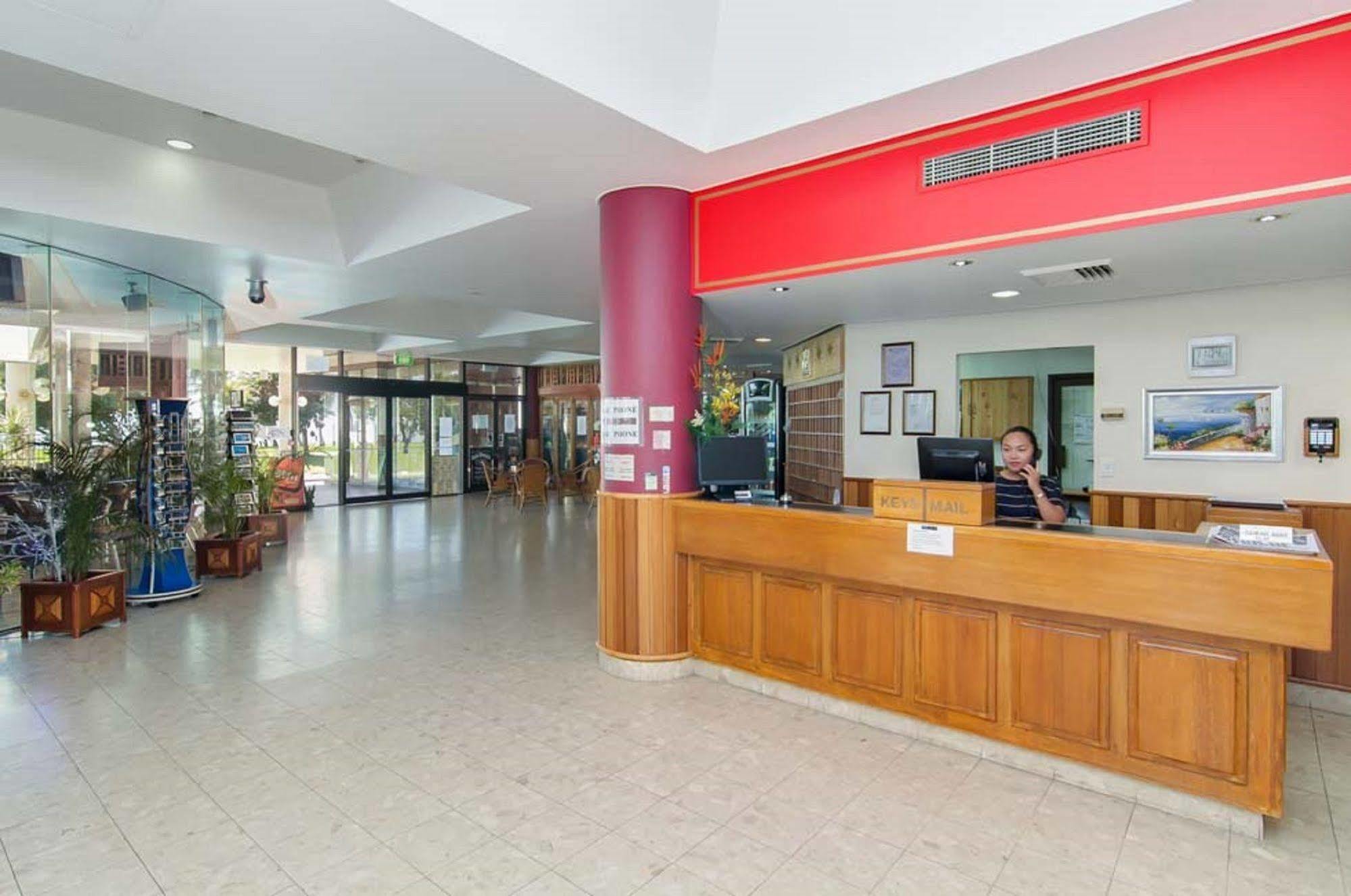 Acacia Court Hotel Кернс Екстериор снимка